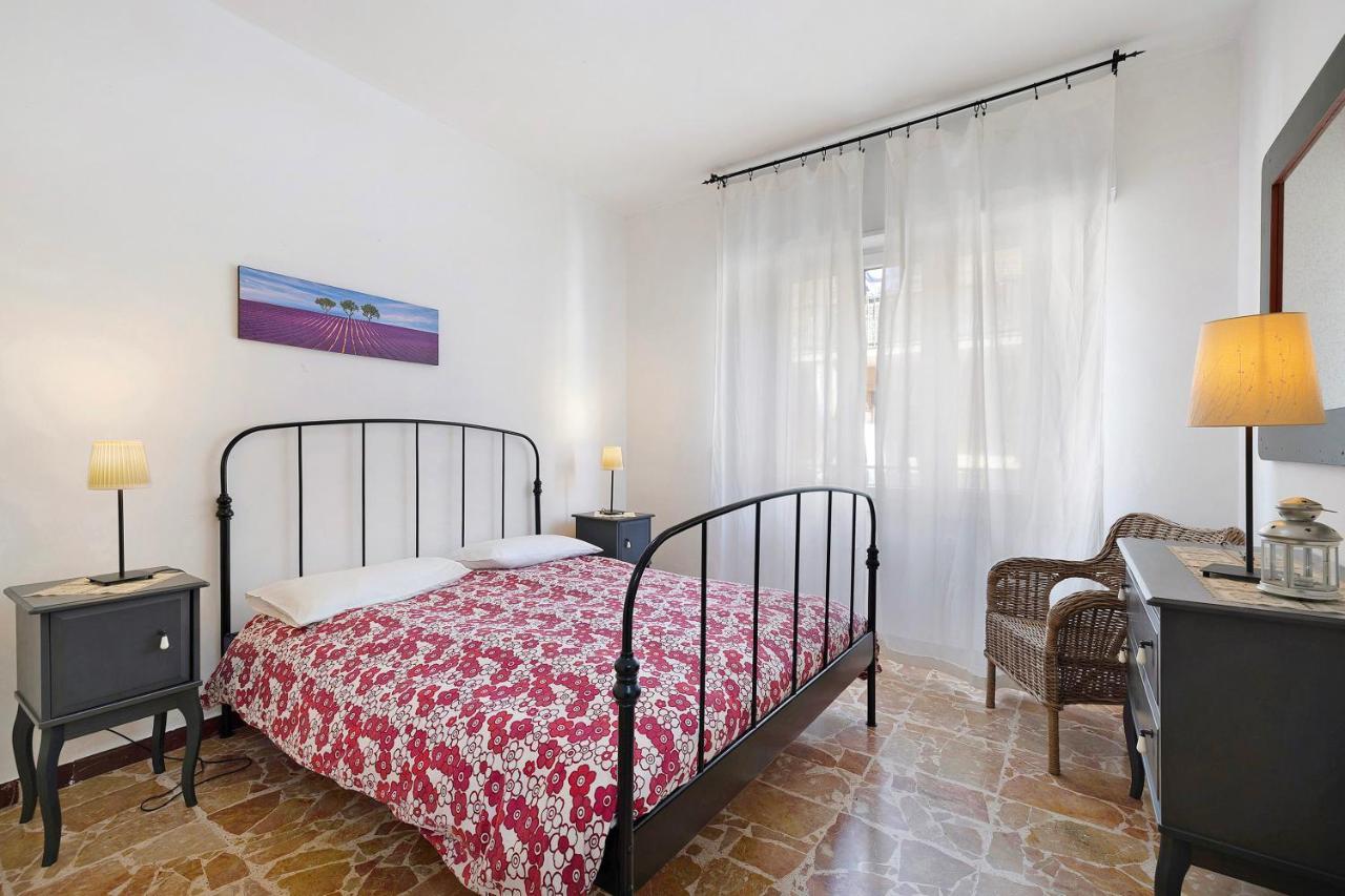 Marina Apartment Финале Лигуре Екстериор снимка