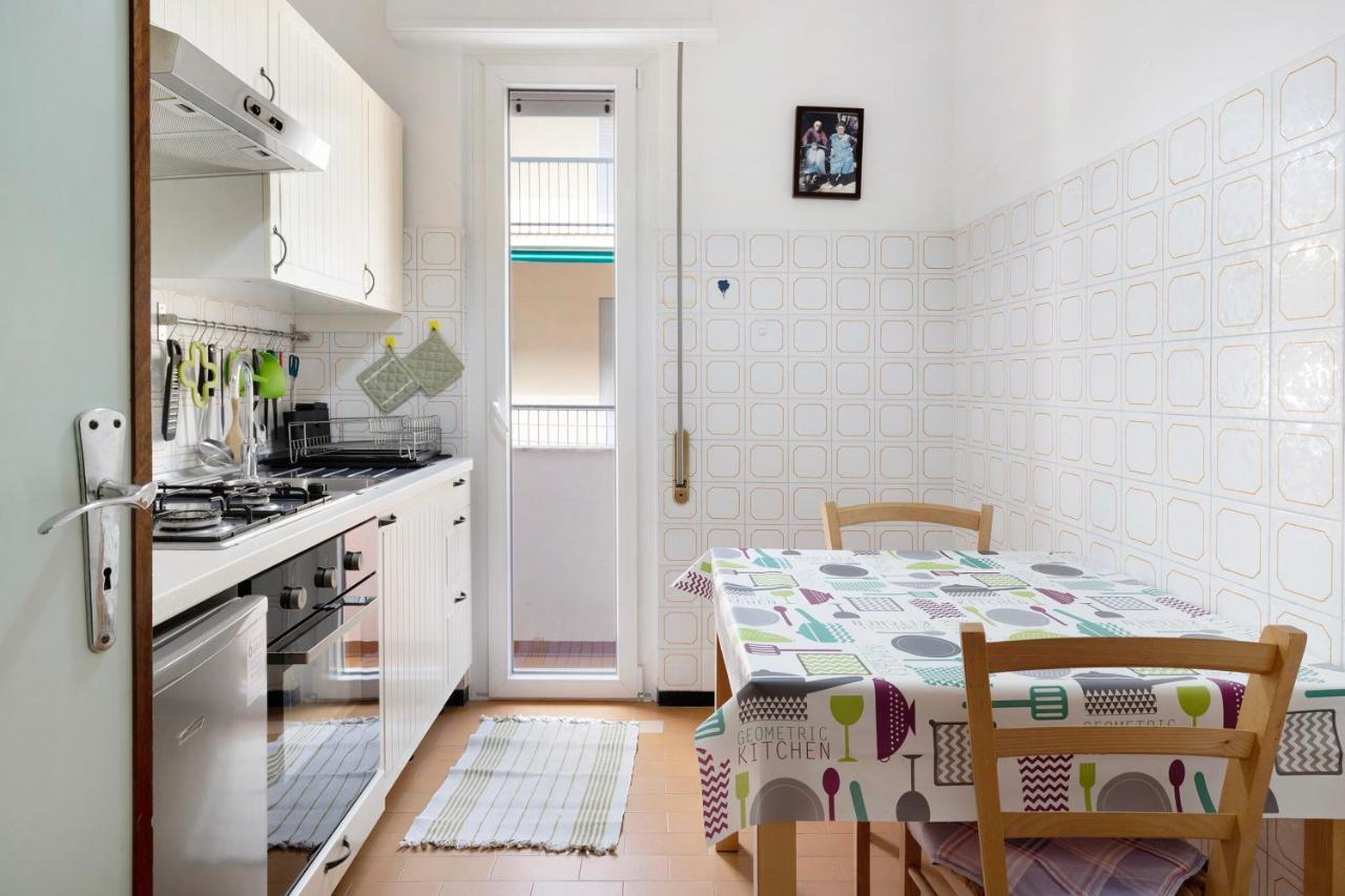 Marina Apartment Финале Лигуре Екстериор снимка